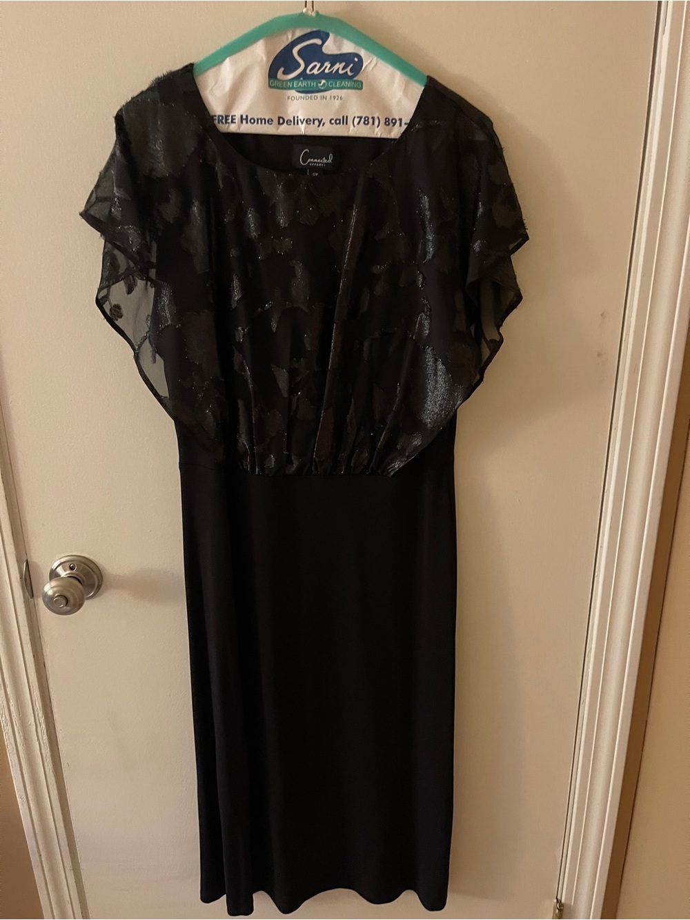 connected apparel Black Flutter-Sleeve Midi Dress